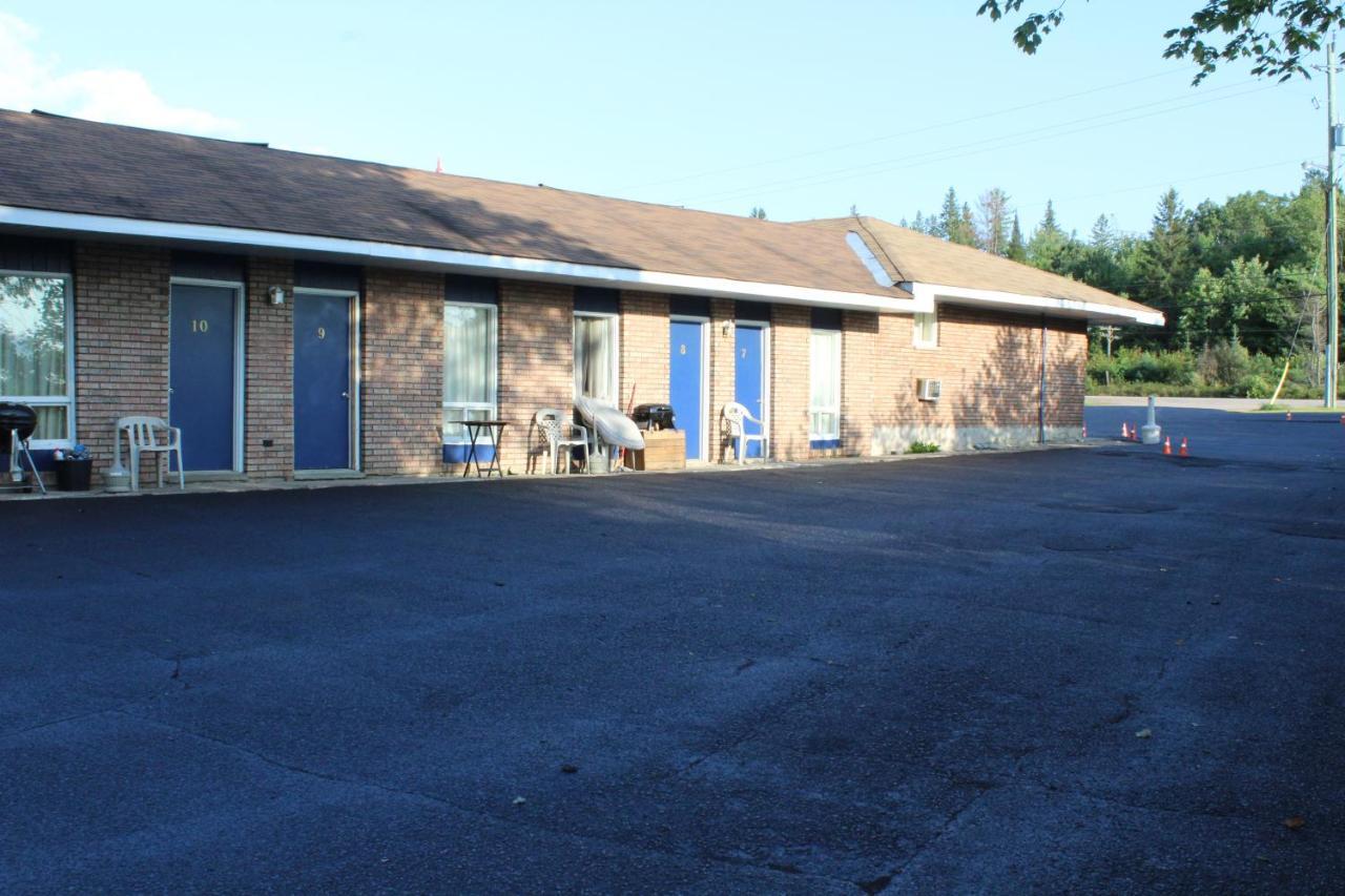 Two Rivers Motel Mattawa Exteriér fotografie